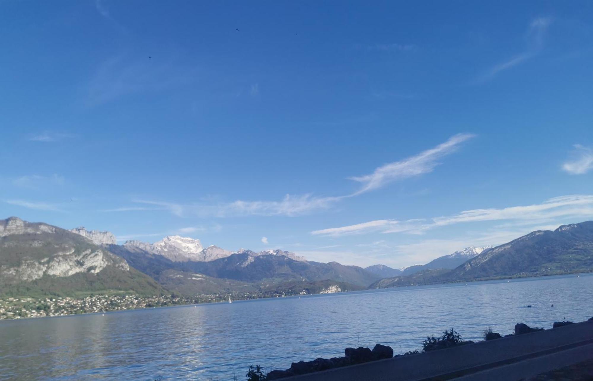 Charmant Appartement A 1 Minute Du Lac Άννεσι Εξωτερικό φωτογραφία
