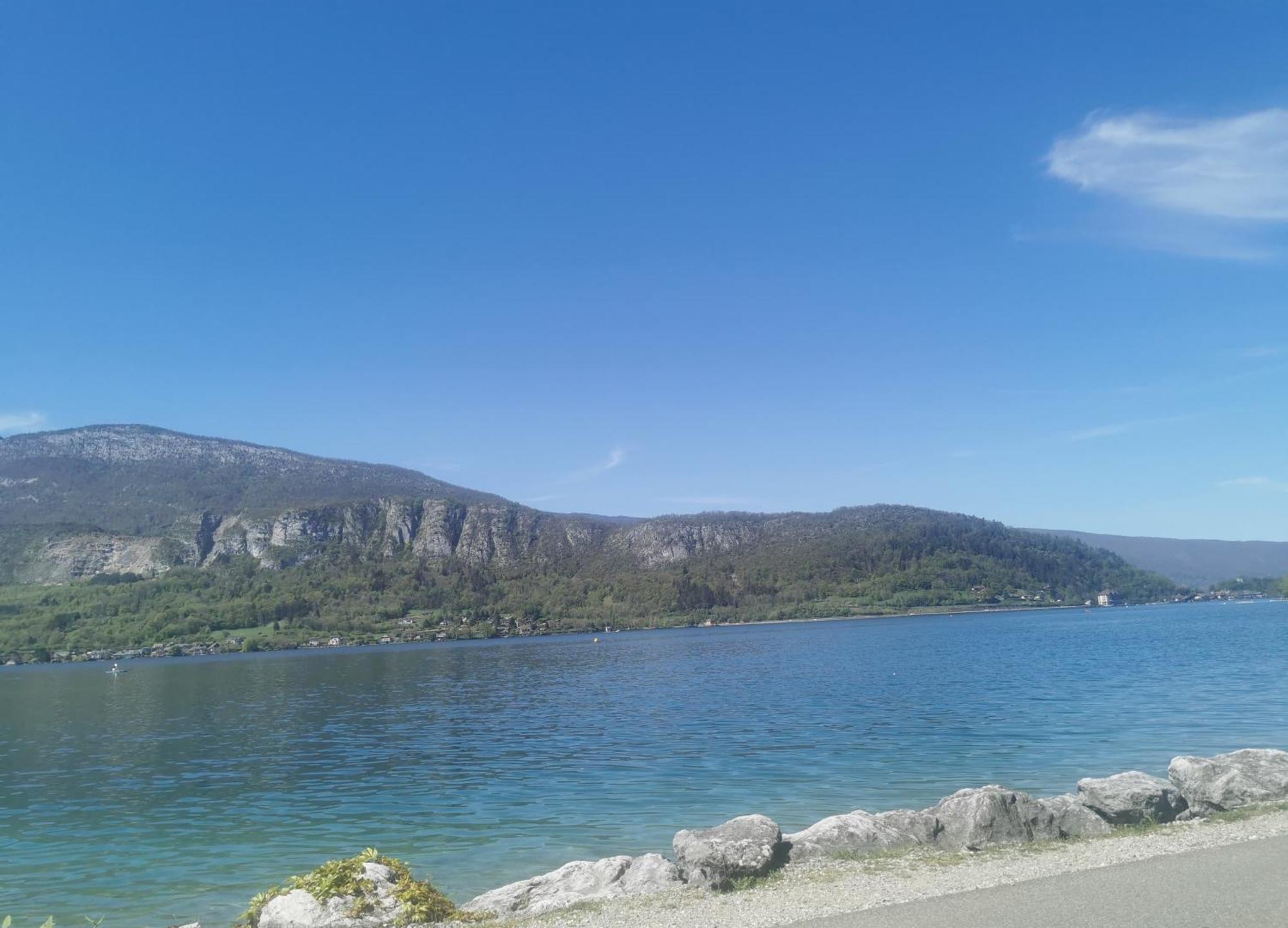 Charmant Appartement A 1 Minute Du Lac Άννεσι Εξωτερικό φωτογραφία